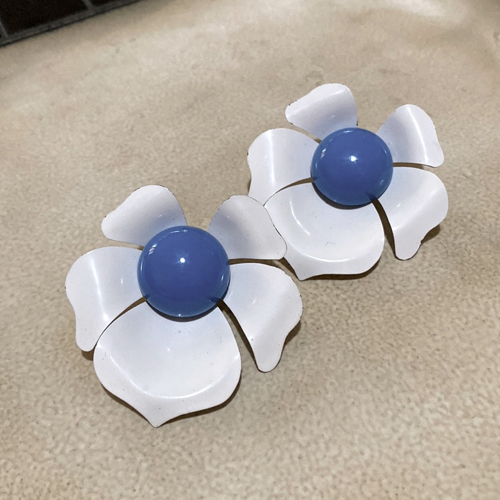 Vintage painted metal flower clip on earrings